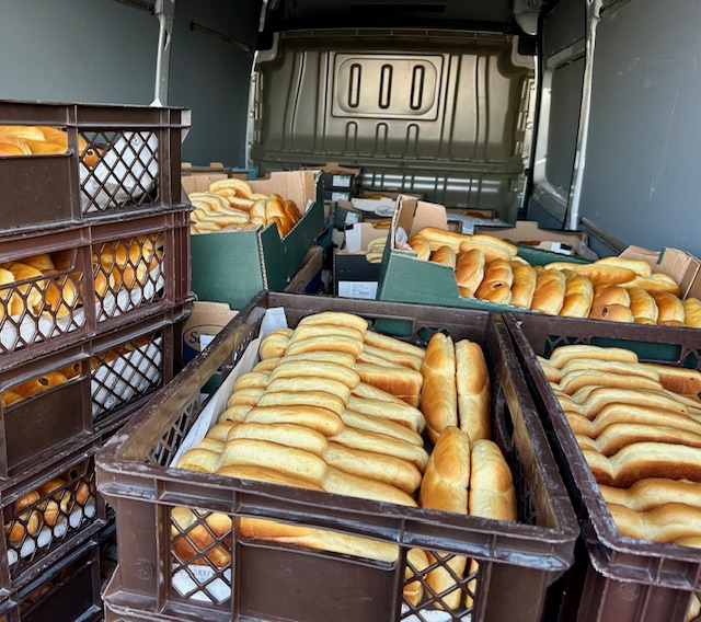 2.000 Weckmänner für Kinder in Düsseldorfer Förderschulen